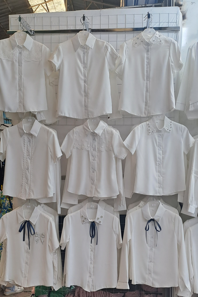 широкий ассортимент 
короткий рукав 
школьные блузки 
все цены 360сом арт.480680