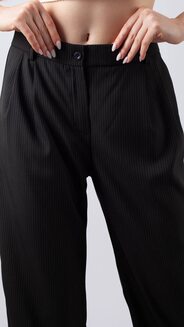 Брюки, ‼️новинки‼️
а вы знали, что брюки на заниженной талии снова в тренде? 
ткань: босс 
размеры: 42-48 
цена: 700 сом арт.482324